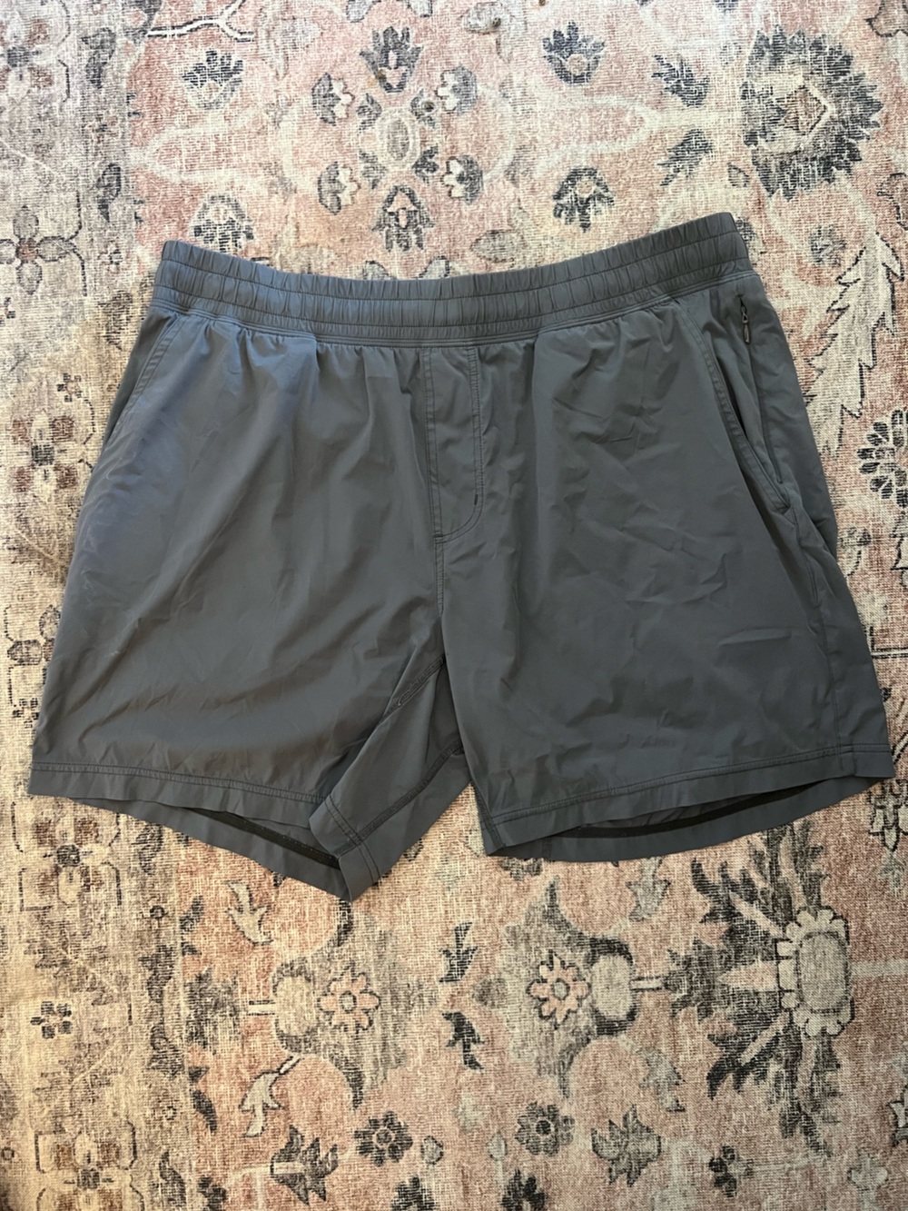 RHONE Men's Gray Athletic Shorts with Black Waistband size XL